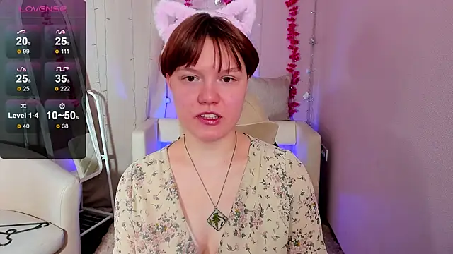 Snapshot of DreamyLuna chatting on 12/05/25, 08:38 DreamyLuna online show from 12/05/25, 08:38