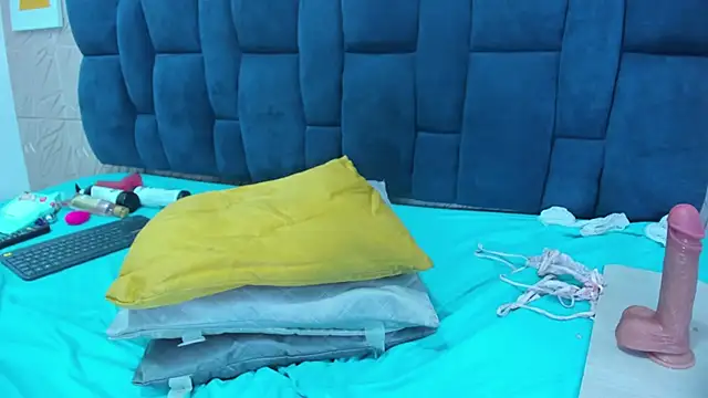 Melody Megann online show from 03/20/25, 01:57