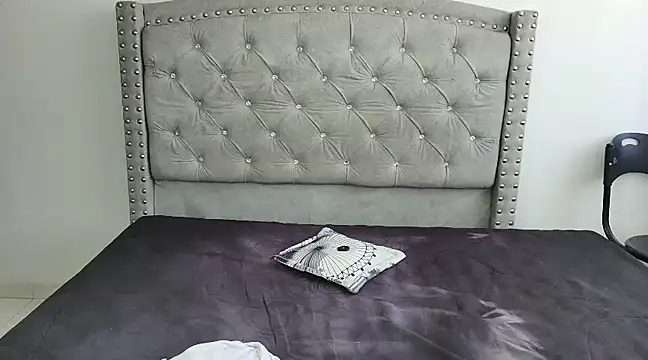 Nesuko kamado  online show from 12/31/24, 02:03