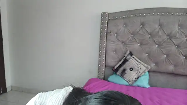 Nesuko kamado  online show from 09/17/25, 03:57