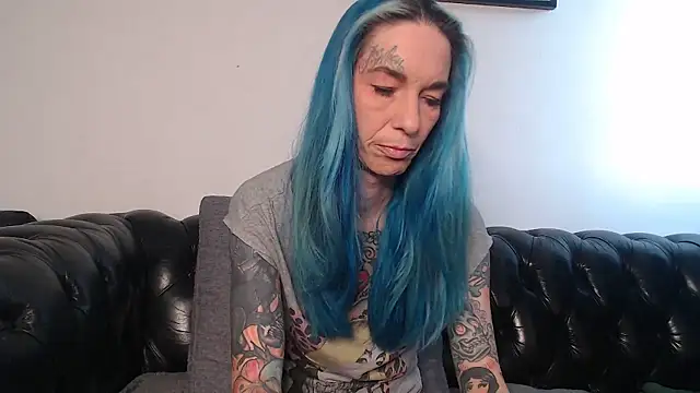 Snapshot of RavenryderUK chatting on 12/03/24, 11:01 RavenryderUK online show from 12/03/24, 11:01