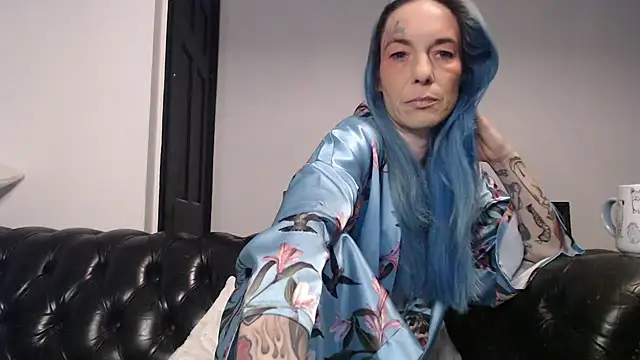 Snapshot of RavenryderUK chatting on 01/04/25, 08:48 RavenryderUK online show from 01/04/25, 08:48