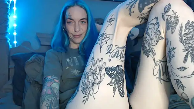 Snapshot of RavenryderUK chatting on 09/15/25, 09:48 RavenryderUK online show from 09/15/25, 09:48