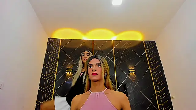 Snapshot of Isabella_stanford2 chatting on 02/13/25, 08:13 Isabella stanford2 online show from 02/13/25, 08:13