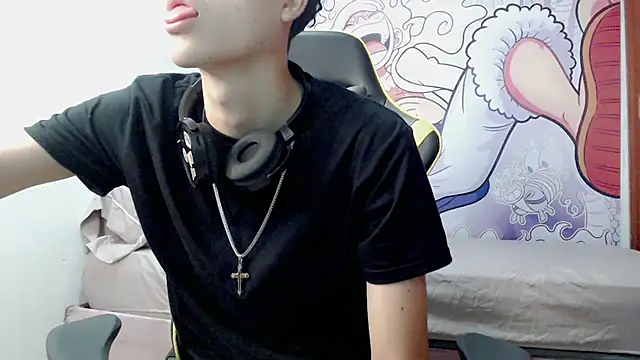 Snapshot of johnny_cagee chatting on 12/22/24, 03:44 johnny cagee online show from 12/22/24, 03:44