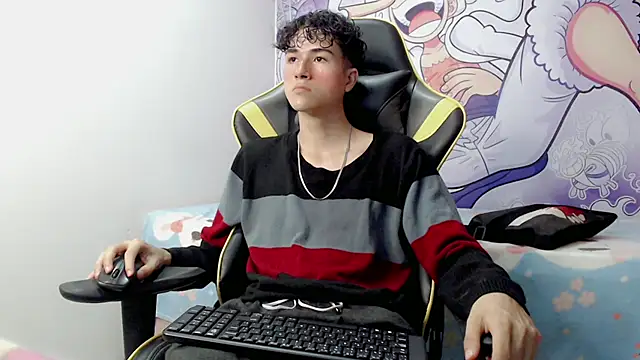 Snapshot of johnny_cagee chatting on 12/30/24, 04:09 johnny cagee online show from 12/30/24, 04:09