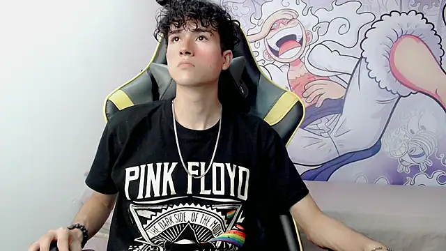 Snapshot of johnny_cagee chatting on 01/16/25, 03:34 johnny cagee online show from 01/16/25, 03:34