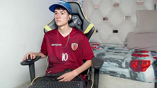 Snapshot of johnny_cagee chatting on 09/10/25, 07:30 johnny cagee online show from 09/10/25, 07:30