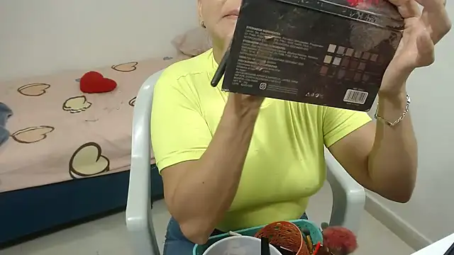 Agatha browser online show from 09/25/25, 12:42