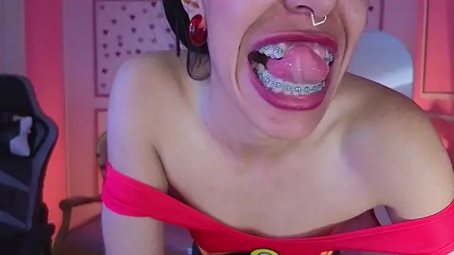 stephania t online show from 10/04/25, 02:37