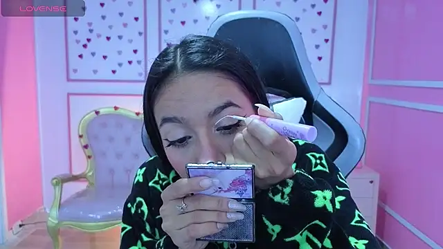 stephania t online show from 11/06/25, 11:44