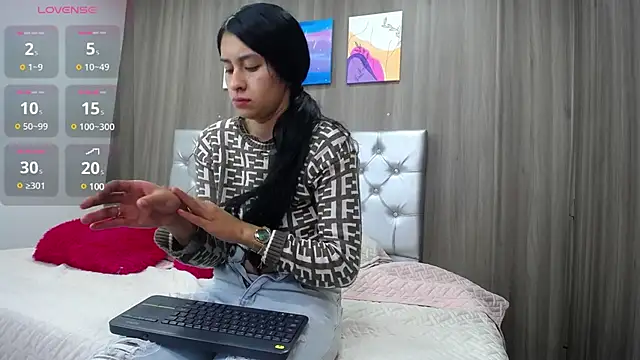 1samantha b online show from 12/14/24, 05:25
