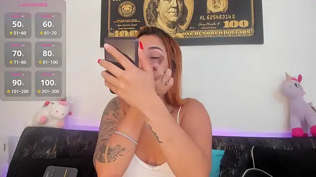 Alba Grey online show from 10/06/25, 09:01