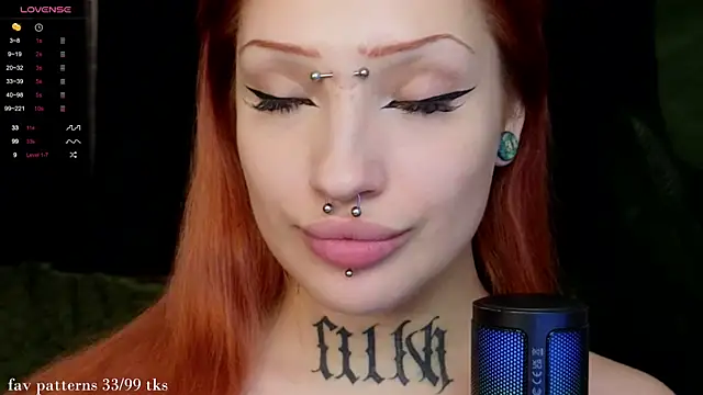 Snapshot of violetviolator chatting on 12/06/24, 11:33 violetviolator online show from 12/06/24, 11:33