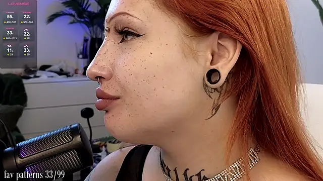 Snapshot of violetviolator chatting on 03/22/25, 05:28 violetviolator online show from 03/22/25, 05:28