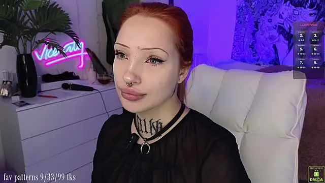 Snapshot of violetviolator chatting on 11/07/25, 04:12 violetviolator online show from 11/07/25, 04:12