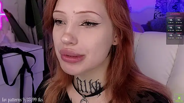 Snapshot of violetviolator chatting on 11/16/25, 04:18 violetviolator online show from 11/16/25, 04:18