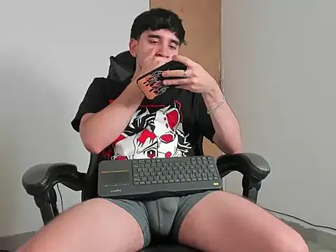 leo030809 online show from 04/14/26, 08:26