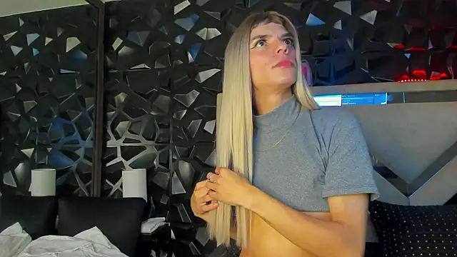 maxx steell  online show from 12/04/24, 08:45