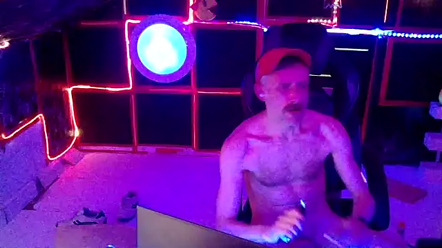 Snapshot of unclestefansdick chatting on 12/27/24, 02:47 unclestefansdick online show from 12/27/24, 02:47