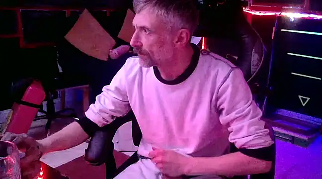 Snapshot of unclestefansdick chatting on 12/31/24, 09:53 unclestefansdick online show from 12/31/24, 09:53