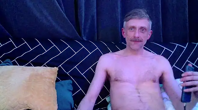 Snapshot of unclestefansdick chatting on 02/25/25, 07:20 unclestefansdick online show from 02/25/25, 07:20