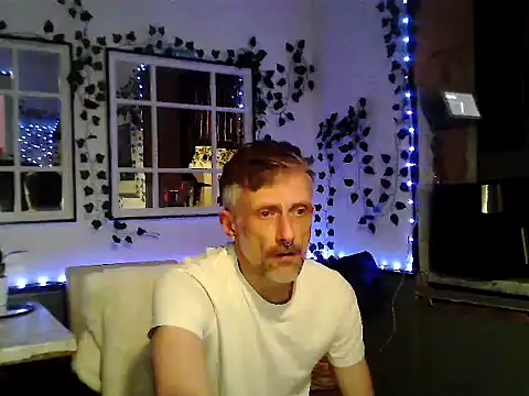 Snapshot of unclestefansdick chatting on 03/03/25, 06:48 unclestefansdick online show from 03/03/25, 06:48