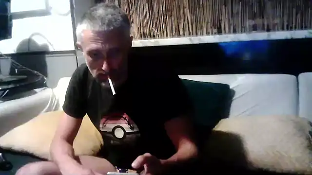 Snapshot of unclestefansdick chatting on 09/08/25, 07:57 unclestefansdick online show from 09/08/25, 07:57