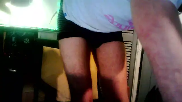 Snapshot of unclestefansdick chatting on 09/19/25, 02:13 unclestefansdick online show from 09/19/25, 02:13