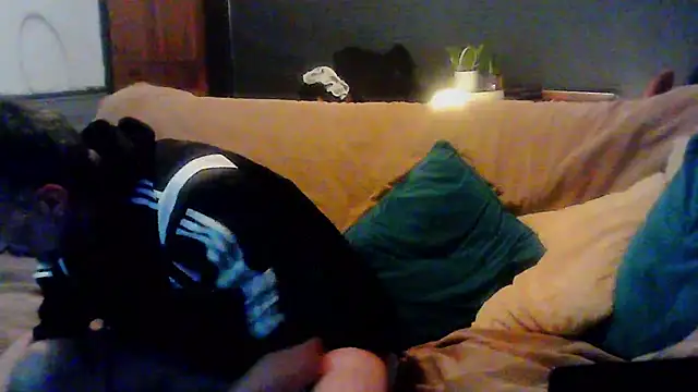 Snapshot of unclestefansdick chatting on 10/16/25, 02:34 unclestefansdick online show from 10/16/25, 02:34