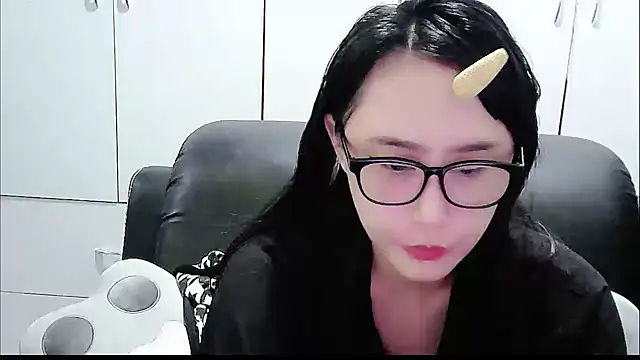 yourz tw online show from 03/10/26, 09:36