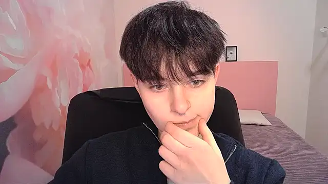 EmiliaYours online show from 12/29/24, 12:55