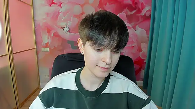 EmiliaYours online show from 01/10/25, 03:37