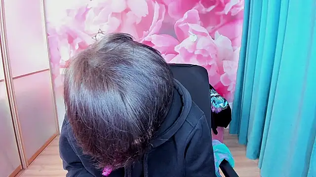 EmiliaYours online show from 01/31/25, 12:51