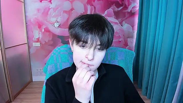 EmiliaYours online show from 02/02/25, 12:57