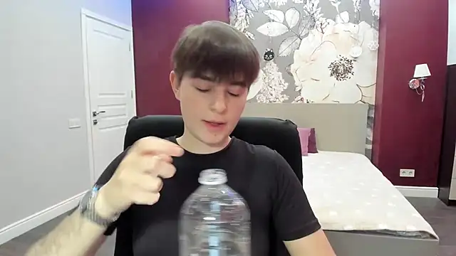 EmiliaYours online show from 09/14/25, 02:27