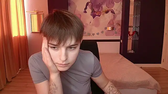 EmiliaYours online show from 10/12/25, 01:21