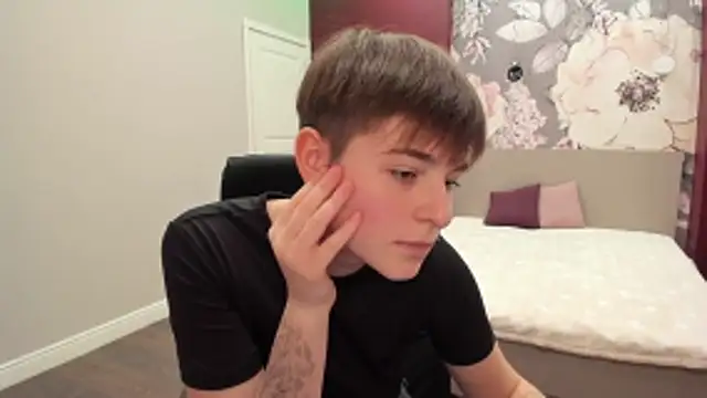 EmiliaYours online show from 10/18/25, 01:34