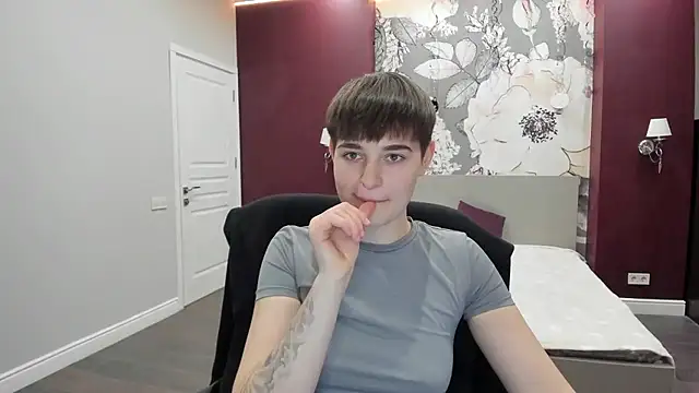 EmiliaYours online show from 01/10/26, 03:03