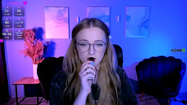 luna berryy online show from 03/06/26, 07:54