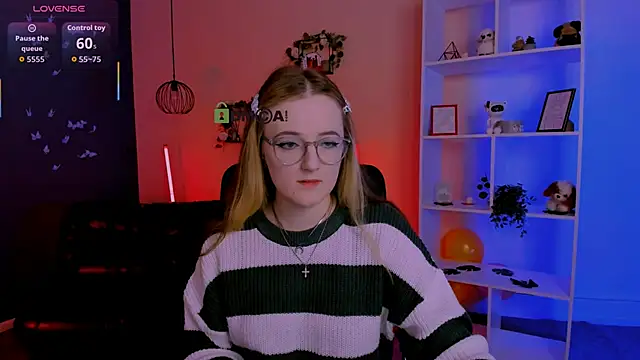 luna berryy online show from 04/12/26, 07:30