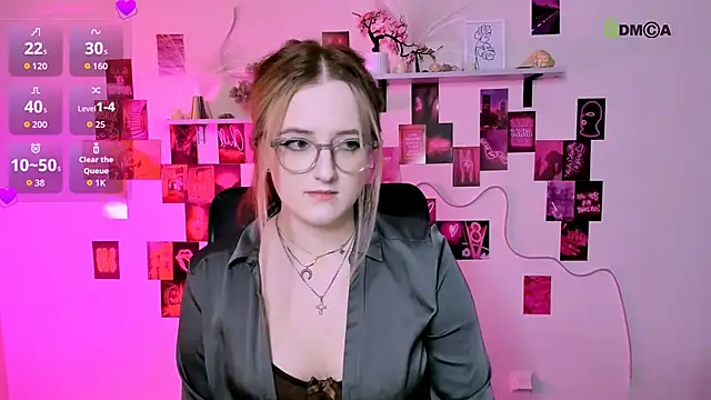 luna berryy online show from 05/06/26, 08:25