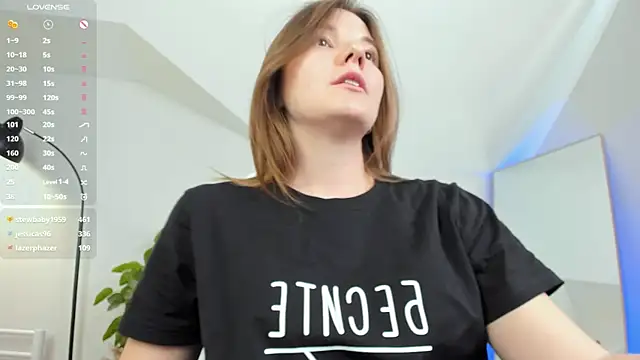 Snapshot of Chloe_princesss chatting on 03/11/25, 05:27 Chloe princesss online show from 03/11/25, 05:27