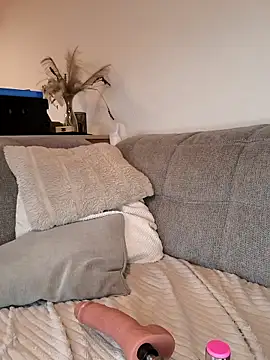 Secret couple  online show from 10/20/25, 05:52