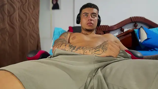 Snapshot of DuoHotLive chatting on 11/29/25, 04:26 DuoHotLive online show from 11/29/25, 04:26