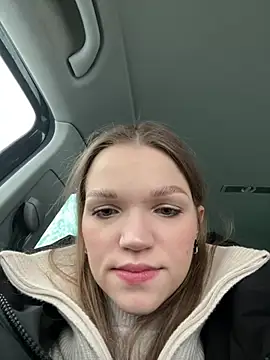 Snapshot of KitteCat chatting on 12/16/24, 08:52 KitteCat online show from 12/16/24, 08:52