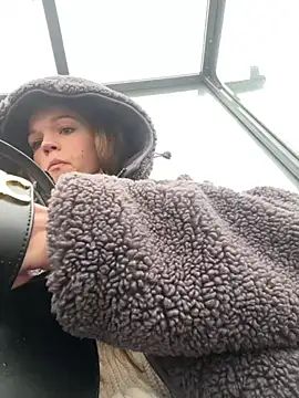 KitteCat online show from 12/25/24, 11:43