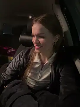 Snapshot of KitteCat chatting on 12/26/24, 02:48 KitteCat online show from 12/26/24, 02:48