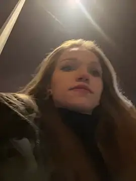 Snapshot of KitteCat chatting on 12/27/24, 04:43 KitteCat online show from 12/27/24, 04:43