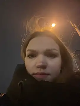 Snapshot of KitteCat chatting on 12/28/24, 05:02 KitteCat online show from 12/28/24, 05:02